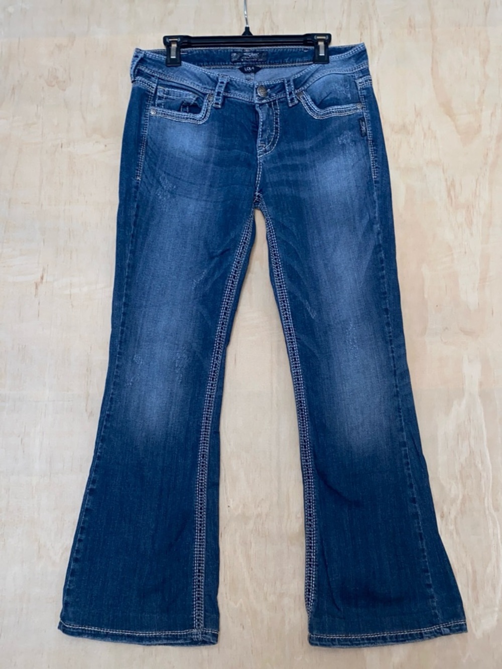 Women's Size W30/L33 Silvers
Low-Rise
